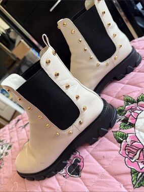 Michael Kors White Leather Studded Lace-Up Chelsea Boots